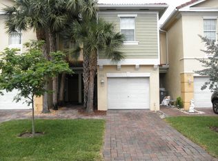 894 Pipers Cay Dr, West Palm Beach, FL 33415