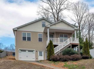 212 Barnsdale Rd, Charlottesville, VA 22911