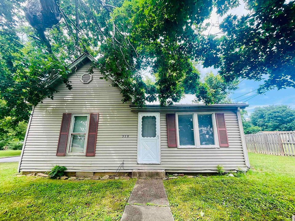 1st image of 319 W Gum St