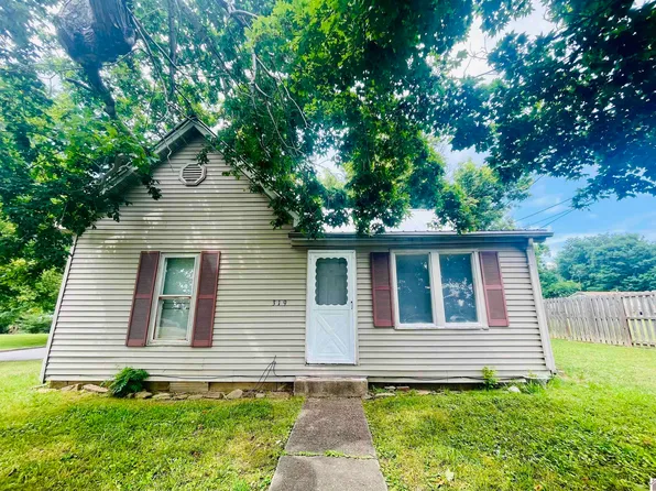 319 W Gum St, Marion, KY 42064