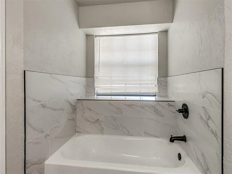 13300 S Robinson Ave — Photo 13