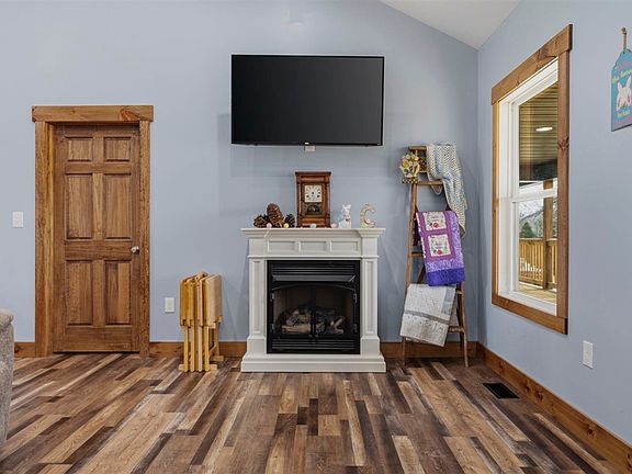 4th image of 1775 Dimple Rd