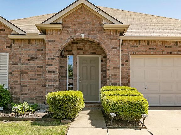 2nd image of 506 Cassia Way