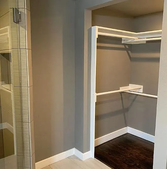 1235 S Florence Ave — Photo 15