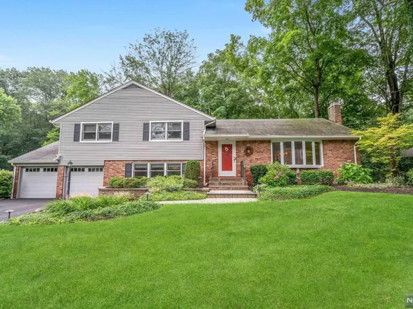 234 Paul Ct, Hillsdale, NJ 07642