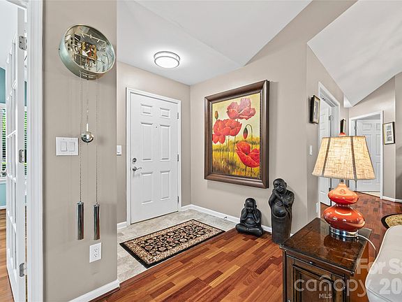 4th image of 768 Ledgestone Ct