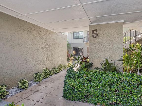 3rd image of 800 NW Fork Rd APT 5-2