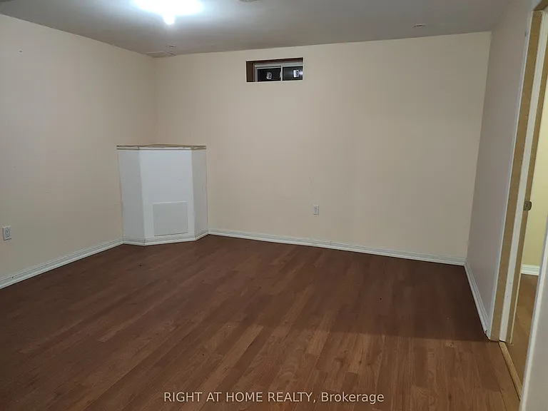 786 Bolingbroke Dr — Photo 19