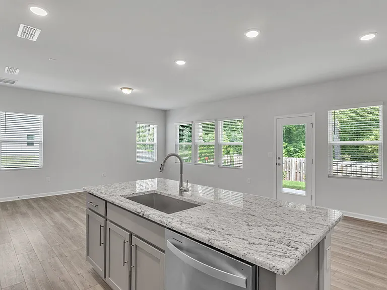 840 McKenzie Park Ter — Photo 19