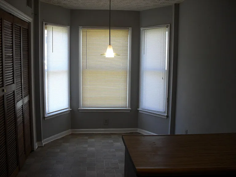 Booth Ct SW — Photo 3