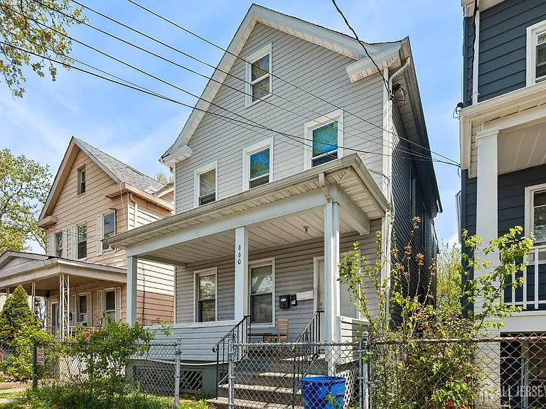 660 Charles St #2 — Photo 4