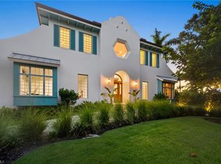 1140 8th St S, Naples, FL 34102