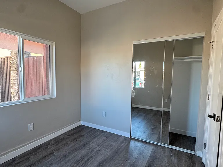 6249-6253 Dorothy Dr — Photo 10