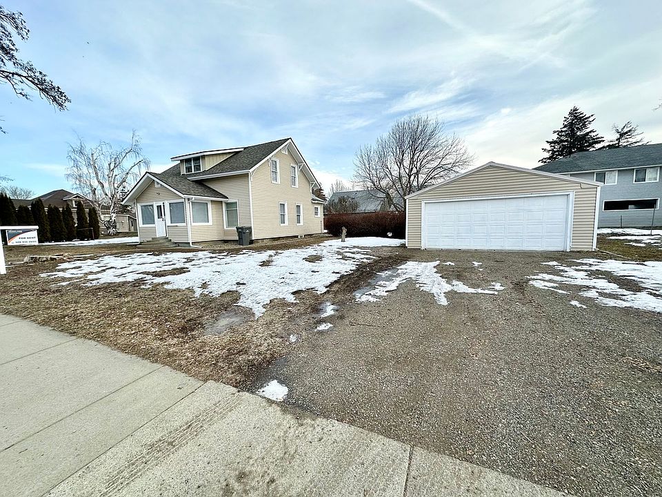 1st image of 610 S Pine St