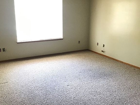5th image of 1313 S Tommy Ct