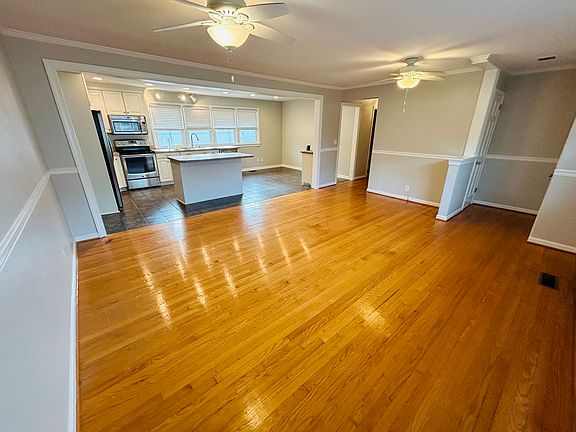 4th image of 220 Jordan Dr