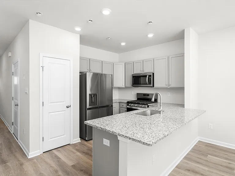 101 Alexander Way — Photo 5