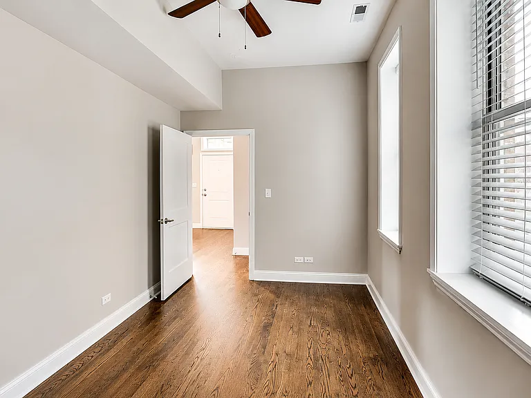 1845 W Superior St #1R — Photo 11