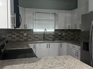 1084 S Ridge Rd, Lake Worth, FL 33462