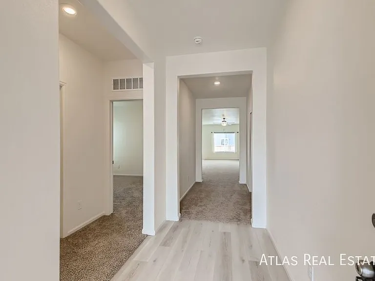 987 Cascade Falls St — Photo 4