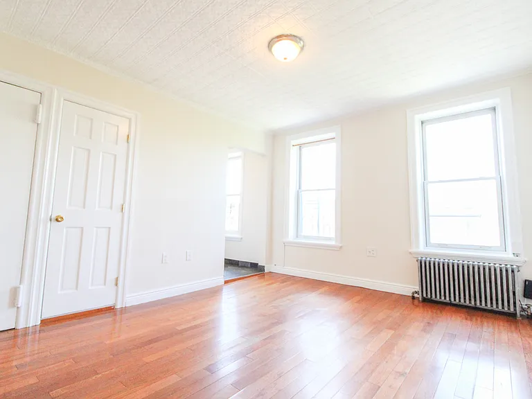 35 2nd St #3 — Photo 1