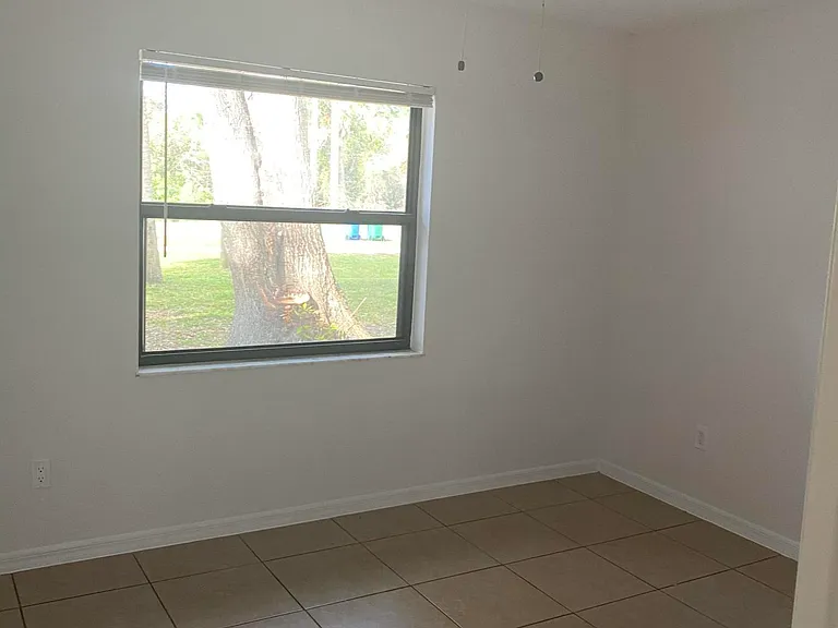 1217 Schumann Dr — Photo 16