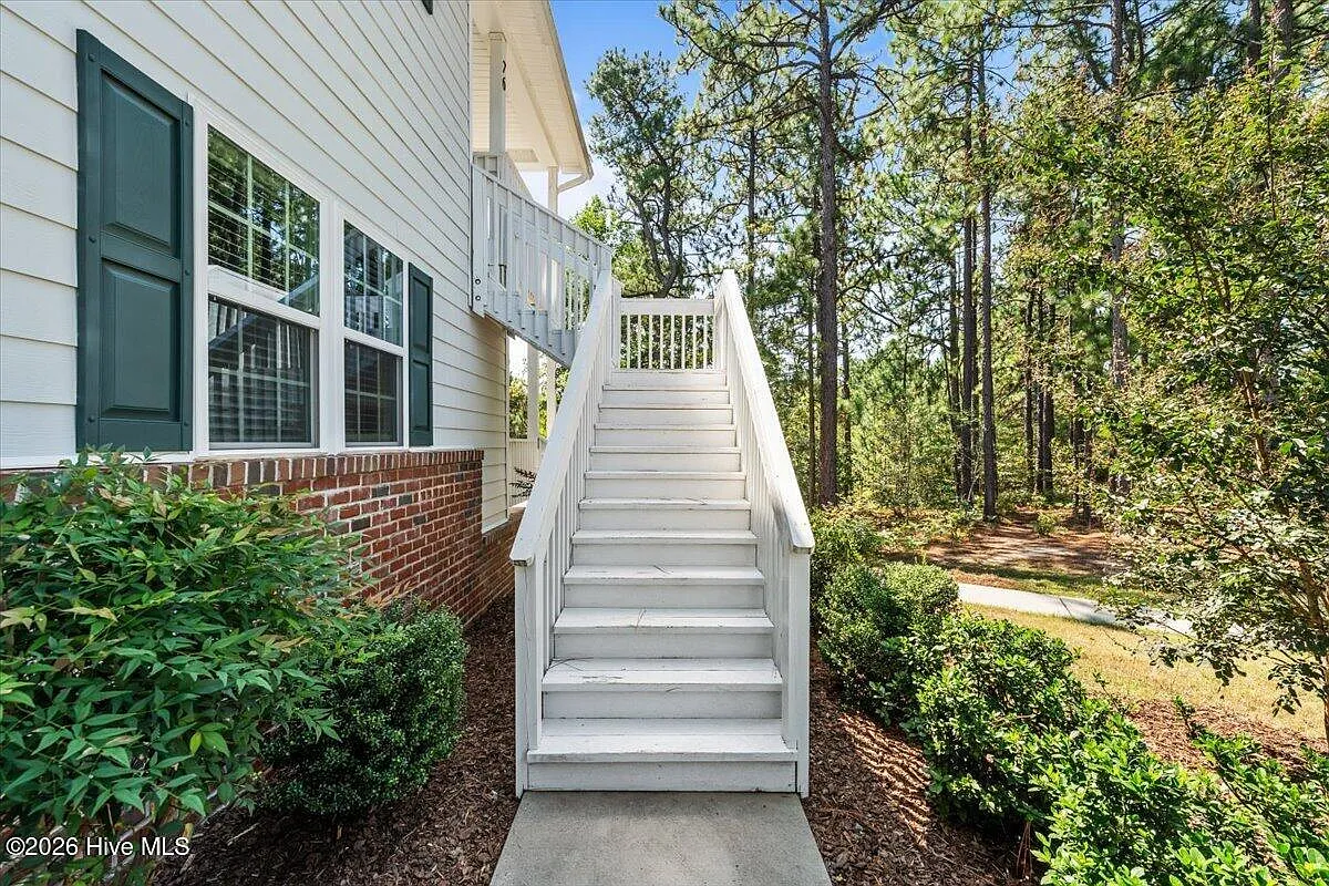 2 bed, 2.0 bath, 1061 sqft, $1,600 — Photo 3
