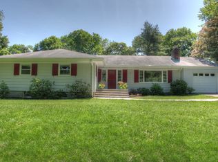 68 Hillside Rd, Chester, NJ 07930