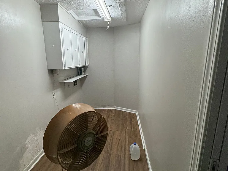 3514 Sabine Ave — Photo 5