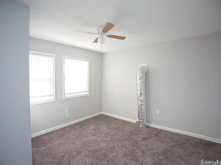 15 Eaton Dr — Photo 5