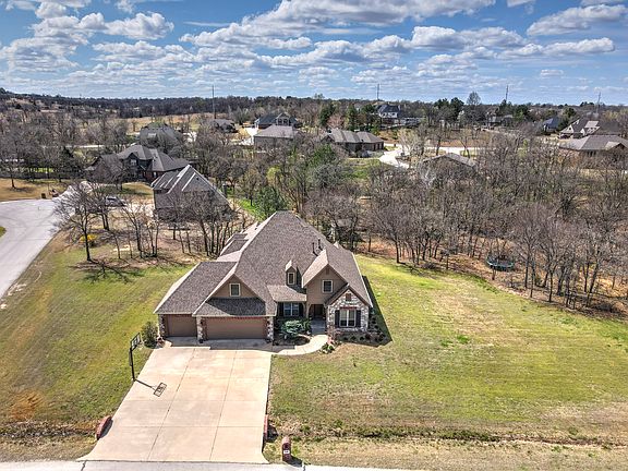 4th image of 4108 Dogwood Pl