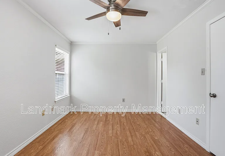 1122 Hidden Creek Dr — Photo 21