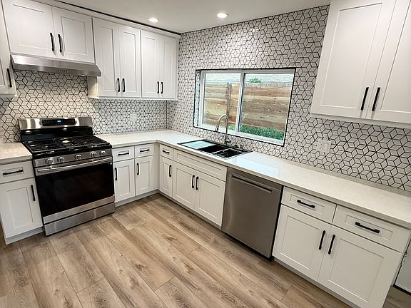 2nd image of 229A E Leadora Ave