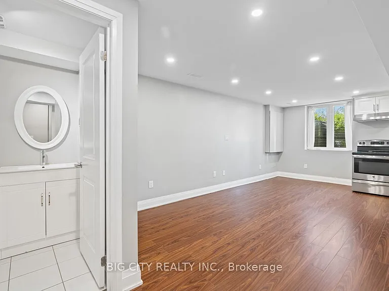 465A Cosburn Ave #BASEMENT — Photo 8