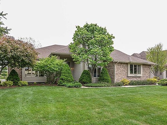 3rd image of 1707 Stonebridge Dr S