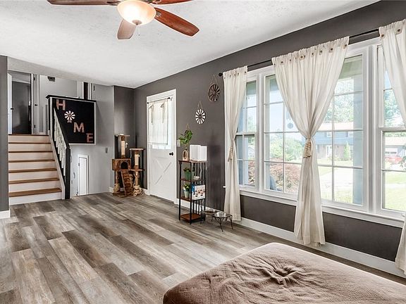 5th image of 2915 Thorn Dr