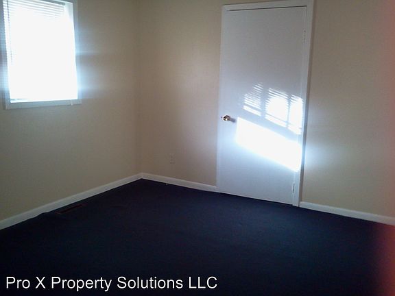 4th image of 201 W Washington St APT B