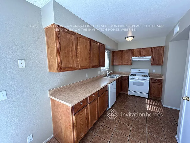 901 Calico Hills Ct — Photo 8