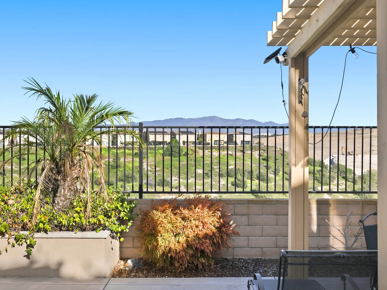 3 bed, 2.5 bath, 1588 sqft, $3,800 — Photo 4