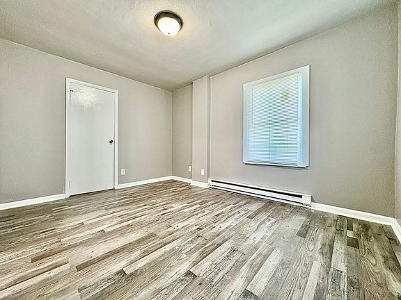 3rd image of 619 W Lasalle Ave APT 3