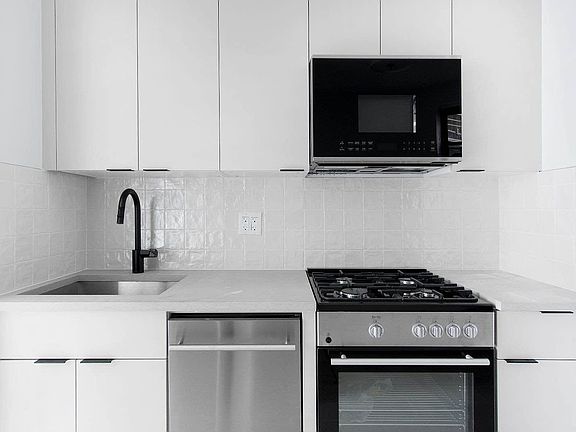 2nd image of 423 E 77th St APT 5B
