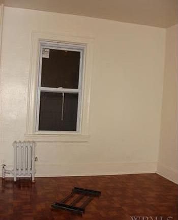 4th image of 1131 Underhill Ave