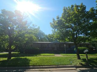 411 Norwood Dr, Monroe, MI 48161