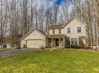 25 Old Hickory Trl, Rochester, NY 14612