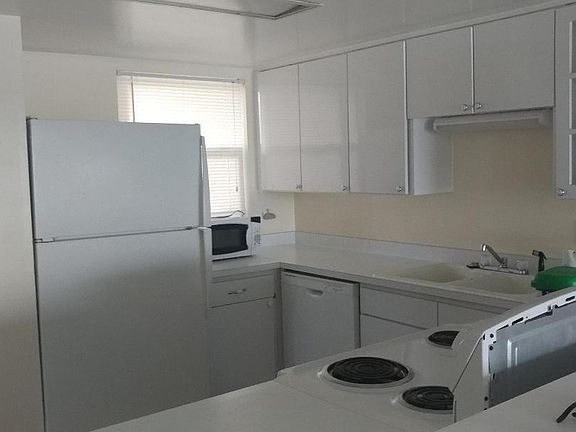 5th image of 4811 Saxon Dr APT A101
