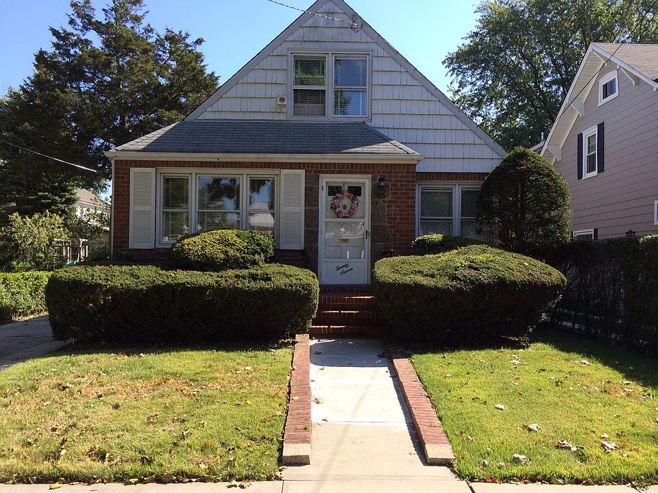 1st image of 27 Concord St