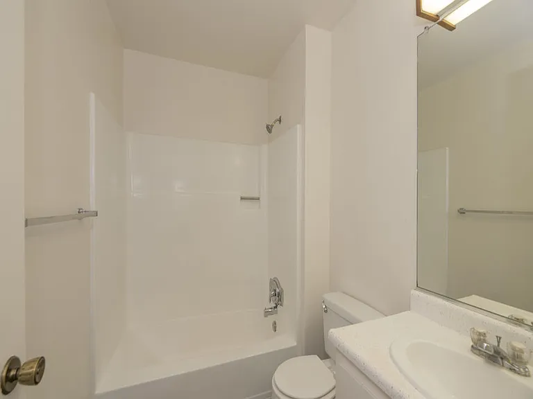 Somerset Apartments — Photo 14