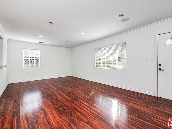 5th image of 2746 Malcolm Ave