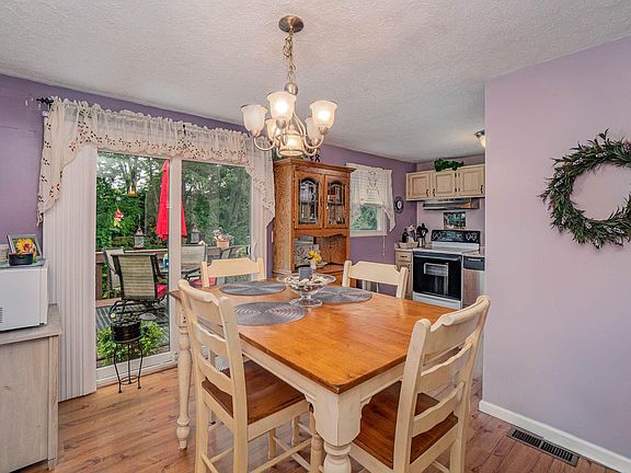 5th image of 4090 Farmwood Ct