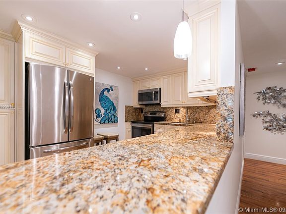 5th image of 1701 NE 115th St APT 12A